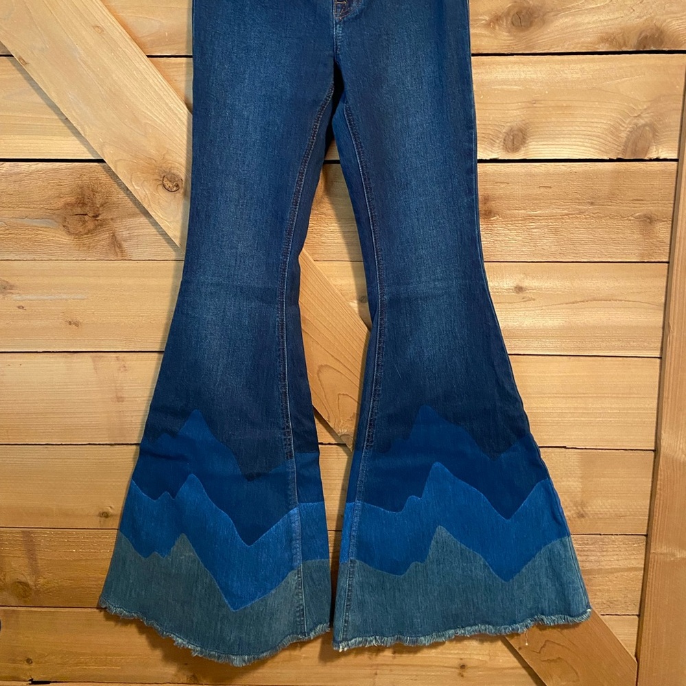 Rock & Roll Cowgirl High Rise Bargain Button Bell Bottom Jeans